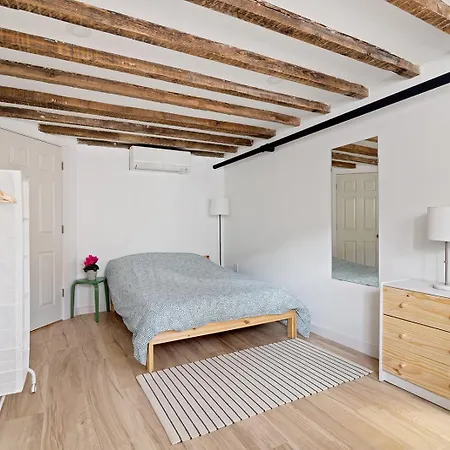 Cozy, Large And Fully Furnished - Near The L Train Apartamento